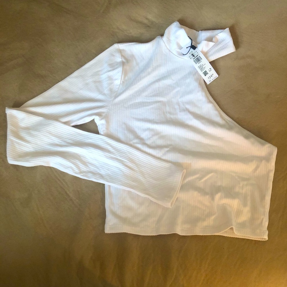 New one sleeve crop top